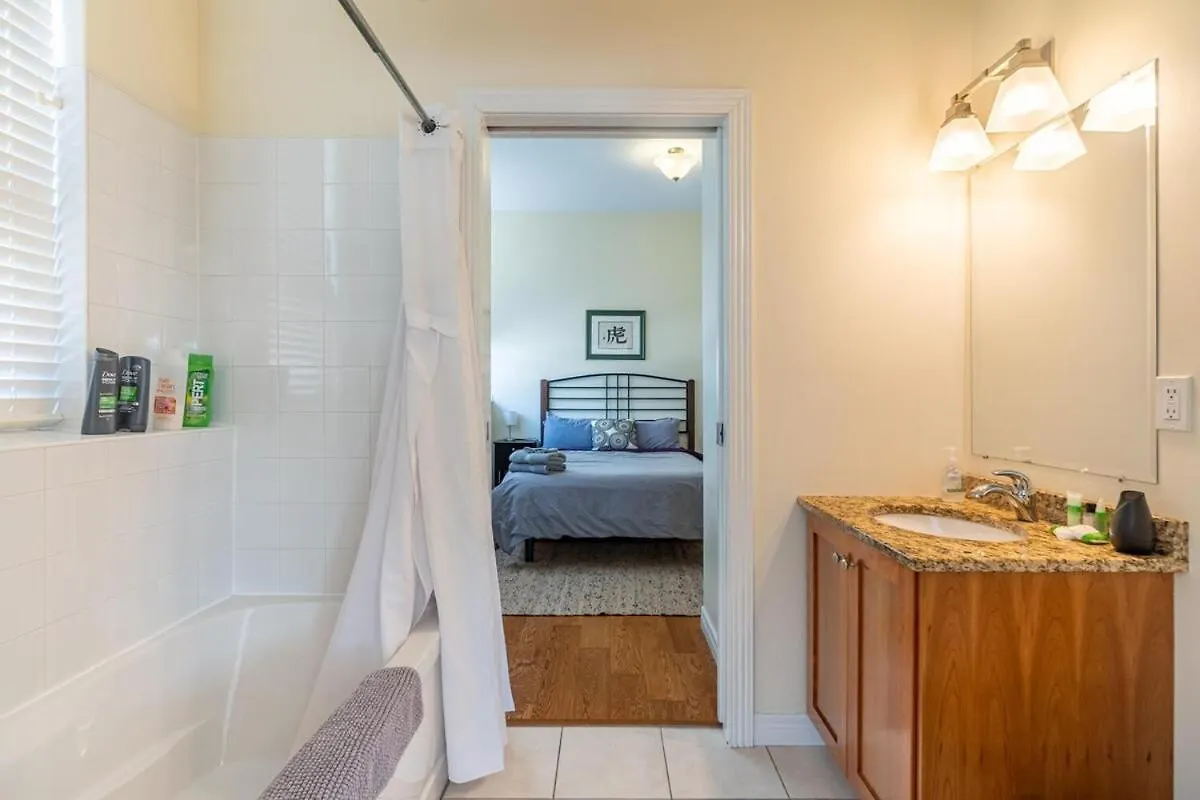 Lägenhet Spacious Downtown Loft #1 With Ac Halifax