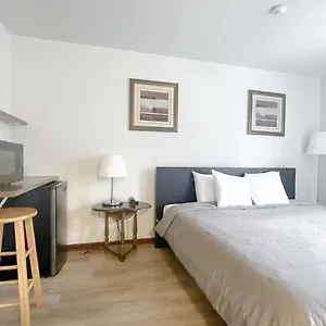 3* Mini-hôtel Commons